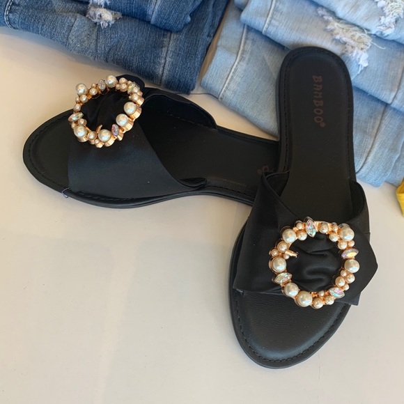 Women’s Pearl Rhinestone Flat Sandals - Picture 1 of 2